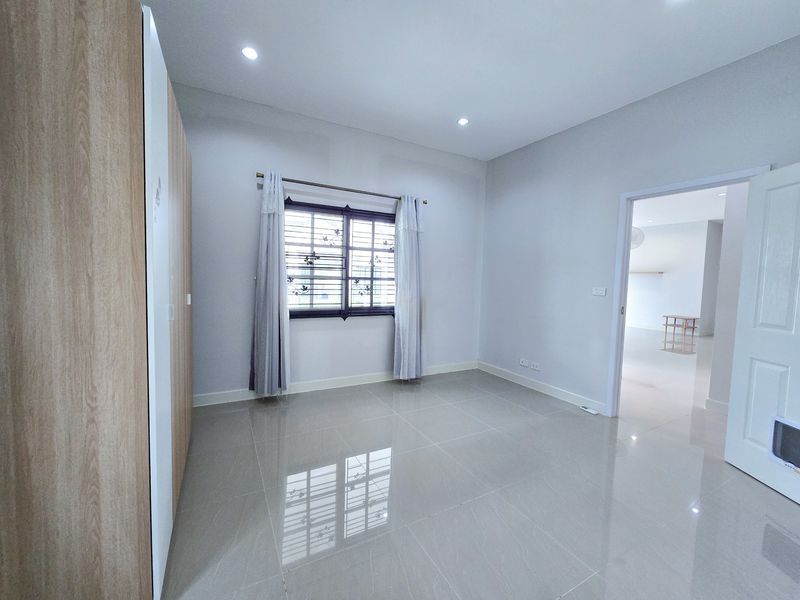 ขายบ้าน - ขาย บ้านเดี่ยวชั้นเดียว มบ. เดอะ มิลตัน ปลวกแดง-มาบยางพร 50ตรว. บ้านสวย เพื่อนบ้านดี ฟรีของแถมในบ้านหลายรายการ