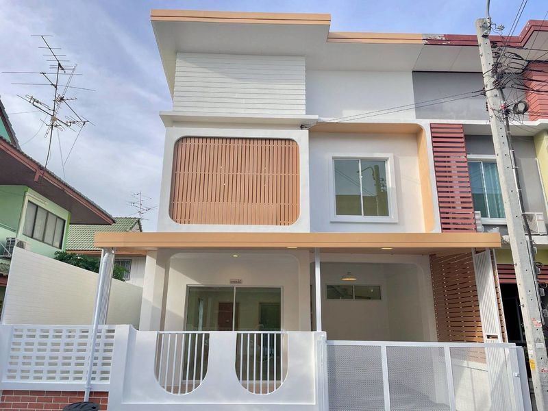 ขายทาวน์เฮาส์ - ขาย ทาวน์เฮ้าส์ 2 ชั้น หมู่บ้านบัวทองธานีเฟส 18 ซอย 3