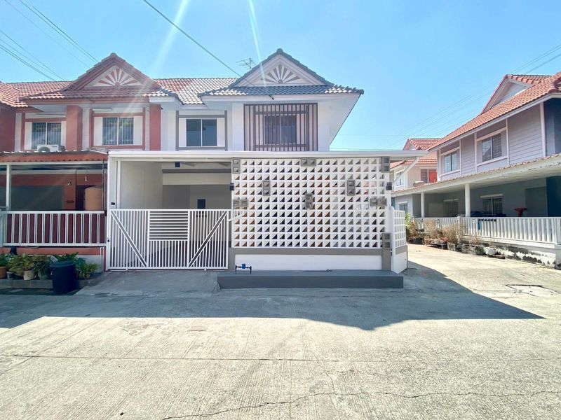 ขายทาวน์เฮาส์ - ขาย ทาวน์เฮ้าส์2ชั้น พฤกษา ซี หลังมุม หน้าบ้านทิศเหนือ