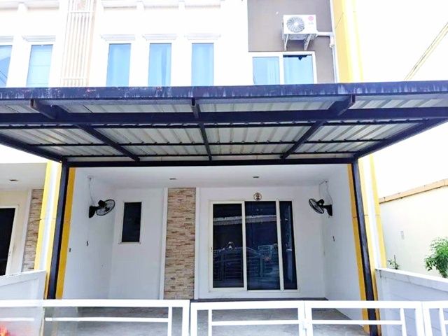 ให้เช่าทาวน์เฮาส์ - วัดพันท้ายนรสิงห์ 1.5กม. ให้เช่าทาวน์โฮม 2 ชั้นหลังมุม 24ตร.วา. 184ตร.ม.ซีเจ วิเศษสุขนคร 800 ม.