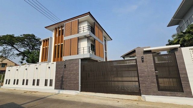 ขายบ้าน - ขายบ้าน+โฮมออฟฟิศ 3 ชั้น รีโนเวตใหม่ ซอยบรมราชชนนี 68 ทำเลทองย่านพุทธมณฑลสาย 2 3