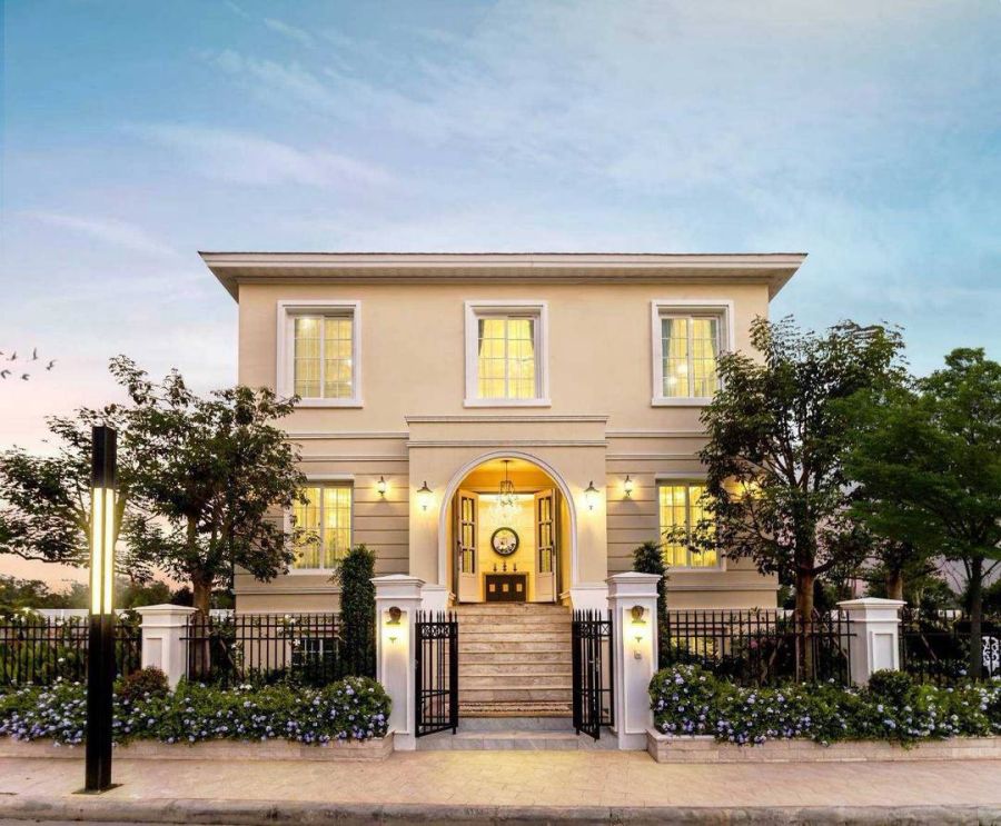 ขายบ้าน - บ้านสวย หรู บนที่ดิน 141.60 ตร.ว. พื้นที่ใช้สอยกว่า 640 ตรม.