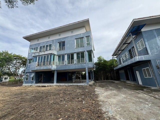 อาคารพาณิชย์ / สำนักงาน - ให้เช่าอาคาร 3 ชั้น 7 ห้องนอน 4 ห้องน้ำ และหอพัก 4 ห้องนอน 4 ห้องน้ำ ปรับปรุงใด้ ประชาร่วมใจ 43 มีนบุรี