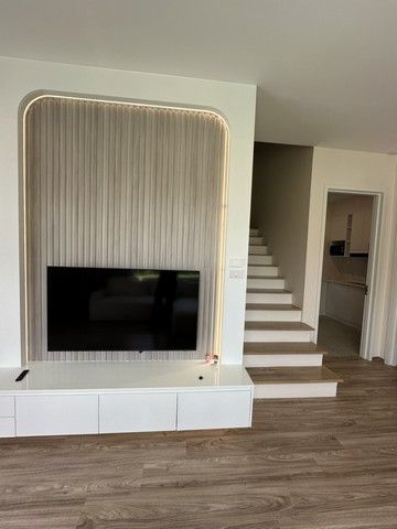 ให้เช่าบ้าน - ให้เช่าบ้านแฝด3ชั้น 203 ตร.ม.หลังมุมพร้อมสระว่ายน้ำย่านลาดกระบังอ่อนนุช ใกล้สนามบินสุสรรรณภูมิ โครงการอัลติจูด ฟอเรสต์ อ่อนนุช-ลาดกระบัง