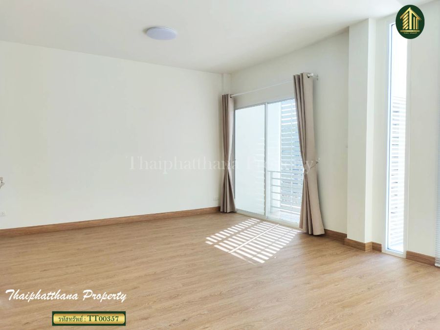 ขายทาวน์เฮาส์ - หมู่บ้าน เดอะ ไลฟ์ บางนา ทาวน์เฮ้าส์หน้ากว้าง ทำเลดี รีโนเวทใหม่ ใกล้เมกะ บางนา