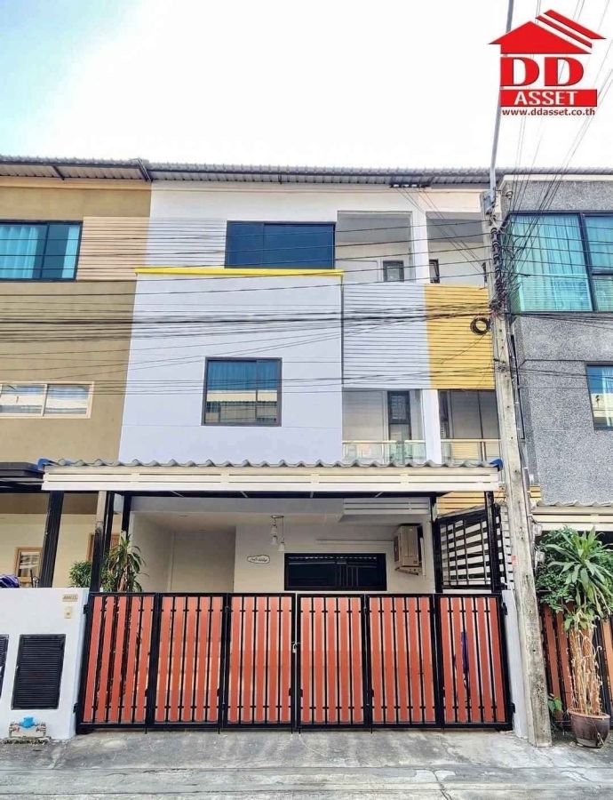 ให้เช่าบ้าน - ให้เช่า โฮมออฟฟิส 3 ชั้น โครงการ หมู่บ้านสารินวิซ แบริ่ง ใกล้สถานี BTS แบริ่ง เพียง 2 กม.