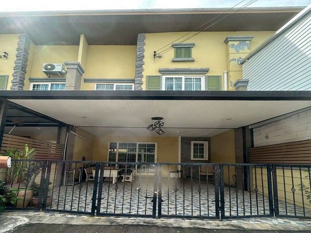 ให้เช่าทาวน์เฮาส์ - ห้เช่าทาวน์โฮม 2 ชั้น หมู่บ้าน โกลเด้น ทาวน์ ศรีราชา-อัสสัมชัญ เก้ากิโล TP-H1812