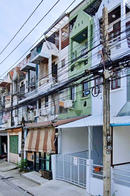 ให้เช่าทาวน์เฮาส์ - BTSแบริ่ง 1.2 กม. พร้อมเข้าอยู่ ให้เช่าทาวน์เฮ้าส์สุดหรู 3.5ชั้น มีดาดฟ้า รีโนเวทใหม่ ซอยลาซาล 20 26 แบริ่ง 11-16 5A/C