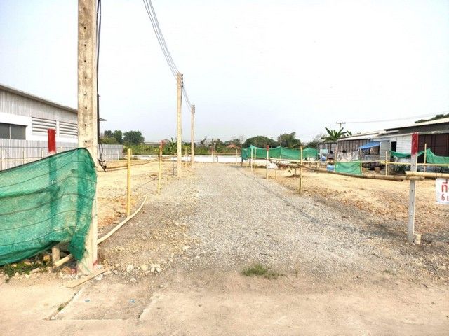 ขายที่ดิน - ขายที่ดินแบ่ง 45ตรว. 790,000บ. ฟรีโอน ผ่อนได้ ถมแล้วมีน้ำไฟถนน ใกล้ร้านแดงเบเกอรี่ ต.หนองแฝก อ.สารภี เชียงใหม่