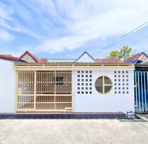 ขายทาวน์เฮาส์ - ใจกลางเมืองมาบตาพุด ใกล้ ตลาดลานปูน ผ่อนเพียงเดือนละ 4000 บาท