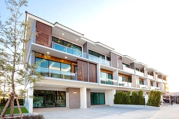 ให้เช่าทาวน์เฮาส์ - ให้เช่า ทาวโฮม3ชั้นใกล้เดอะมอลล์บางกะปิขนาด220 ตรม 4 ห้องนอน3 ห้องน้ำ5 แอร์เฟอร์เครื่องใช้ไฟฟ้าครบ