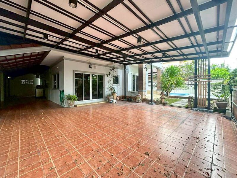 ให้เช่าบ้าน - ให้เช่าบ้านพูลวิลล่า 2 ชั้น ใกล้โรงเรียนนานาชาติและอุทยานพืชสวนโลก หางดง เชียงใหม่