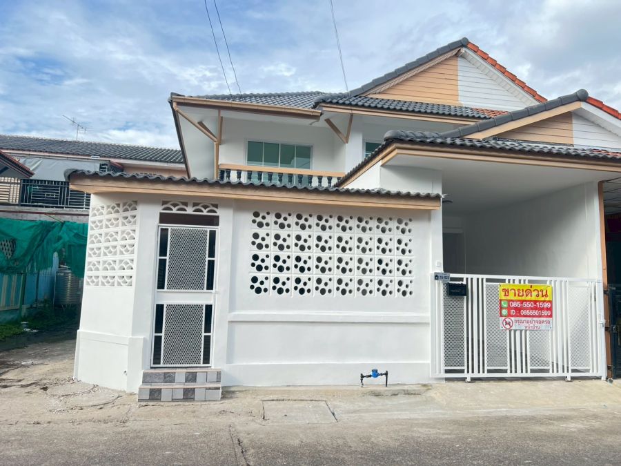 ขายทาวน์เฮาส์ - ขายทาวน์เฮ้าส์มุม 2 ชั้น พฤกษา 9 ซอย 49 รังสิต-คลอง 3 ขนาด 27.4 ตรว. มี 3 ห้องนอน 2 ห้องน้ำ ต่อเติมครัว รีโนเวท