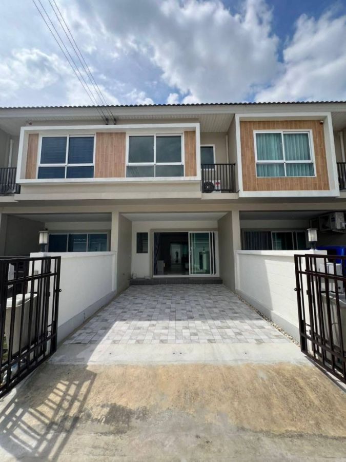 ให้เช่าทาวน์เฮาส์ - ให้เช่าบ้านทาวน์โฮม 2 ชั้น ( มือหนึ่ง ) โนโววิลล์ คลอง 1 ซอย รังสิต - นครนายก 19 20 ตร.ว. ธัญบุรี ใกล้เซียร์รังสิต ใกล้ฟิวเจอร์พาร์ครังสิต