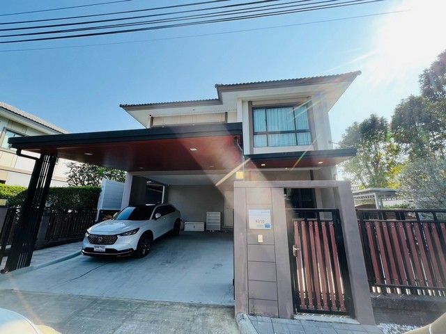 ขายบ้าน - บ้านด่วน เดี่ยวภัสสร วงแหวนบางนา 2 ชั้น ขนาด 51.9 ตรว พื้นที่ใช้สอย 160 ตรม. 3 นอน 3 ห้องน้ำ อายุบ้าน 5 ปี ราคาเพียง 7.35 ล้านบาท