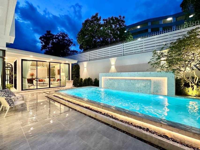 ให้เช่าบ้าน - ให้เช่าบ้านเดี่ยว 2 ชั้น สุดหรู หมู่บ้าน เพอร์เฟค มาสเตอร์พีซ สุขุมวิท 77 6 นอน