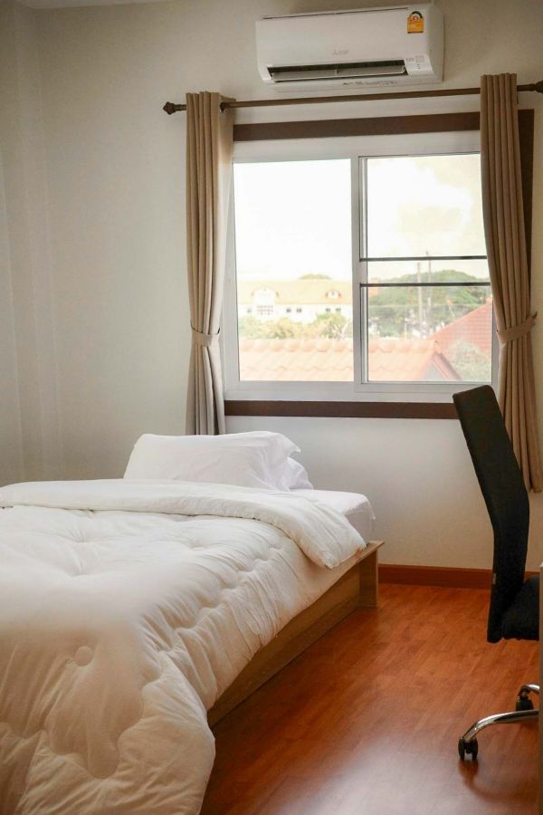 ให้เช่าบ้าน - บ้านปรับปรุงใหม่ให้เช่า พร้อมเข้าอยู่ สันผีเสื้อ ใกล้โรงเรียน NIS เชียงใหม่