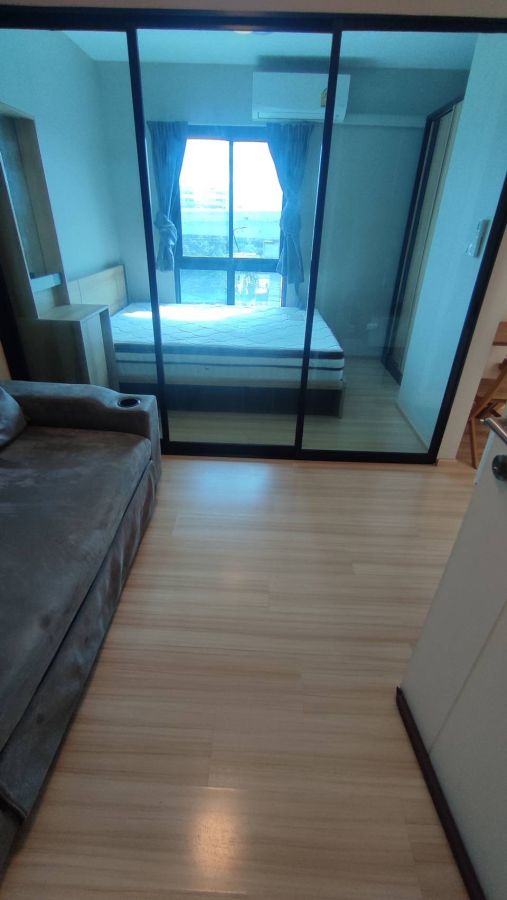 ขายคอนโด - ขายพลัมคอนโดแจ้งวัฒนะ เฟส 3 ตึก A ชั้น 5 ขนาด 23 ตรม. อาคารติดถนนแจ้งวัฒนะ วิวรถไฟฟ้า ห้องแต่งสวยครบ พร้อมเข้าอยู่