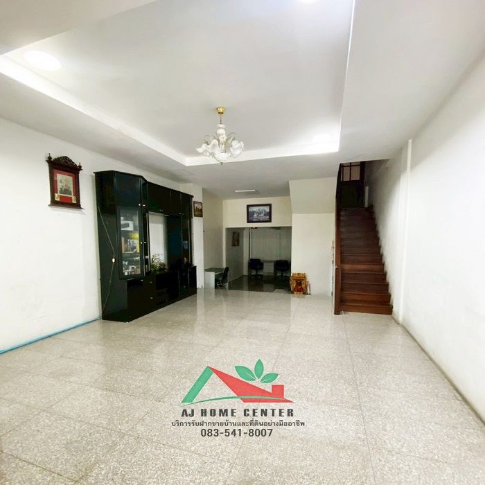 ขายทาวน์เฮาส์ - ขายถูกทาวน์โฮม3ชั้น 25ตรว. ม.พรรณวดี ซ.ลาดพร้าว64 แยก2 ทำเลดี สภาพดี ฟรียื่นกู้