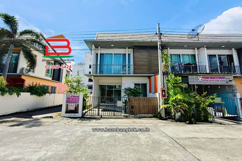 ขายทาวน์เฮาส์ - ทาวน์เฮาส์ เนื้อที่ 22.9 ตร.ว. หมู่บ้านแกรนด์ดิตี้ บางบัวทอง (ซอยสามวัง) ถนนกาญจนาภิเษก ใกล้แม็คโครบางบัวทอง ตำบลบางบัวทอง อำเภอบางบัวทอง นนทบุรี