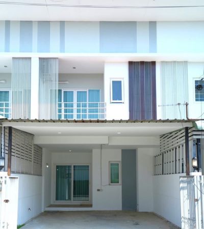 ให้เช่าทาวน์เฮาส์ - ทาวน์โฮม พร้อมอยู่ The Urbana 3 ใกล้ รร.นานาชาติ UCIS 5 นาที เฟอร์ครบ เครื่องใช้ไฟฟ้าครบ พร้อมอยู่