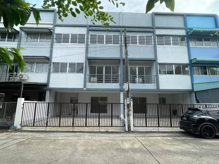 ให้เช่าบ้าน - ให้เช่าทาวน์โฮมขนาดใหญ่ โครงการสัมมากร หทัยราษฎร์ 4 (คลองสามวา)