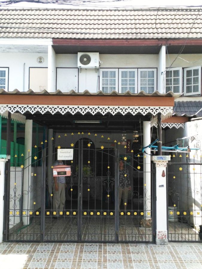 ให้เช่าทาวน์เฮาส์ - ให้เช่าบ้านติดรถไฟฟ้าสายสีม่วงราคาถูก มีแอร์ เฟอร์นิเจอร์ครบ