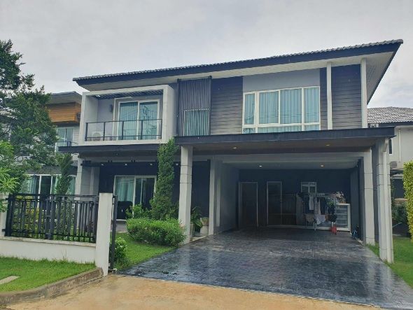 ขายบ้าน - ขายบ้านเดี่ยวไซส์ใหญ่ หมู่บ้านเซนโทร วัชรพล ตบแต่งวัสดุพรี่เมี่ยม พร้อมอยู่