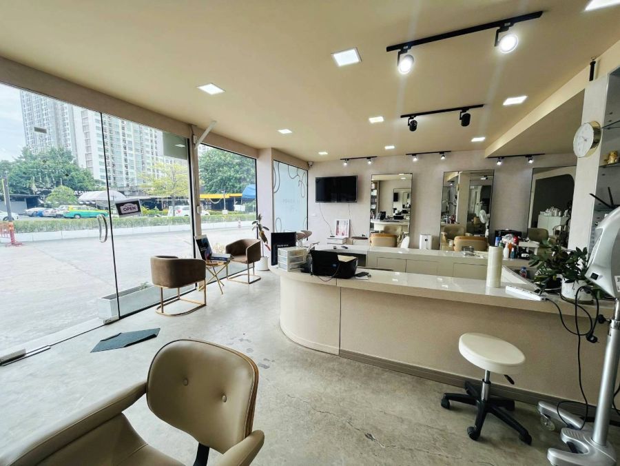 ขายอาคารพาณิชย์ / สำนักงาน - เซ้งร้านทำผม พระราม 4 เอกมัย-สุขุมวิท ร้านสวยตกแต่งใหม่