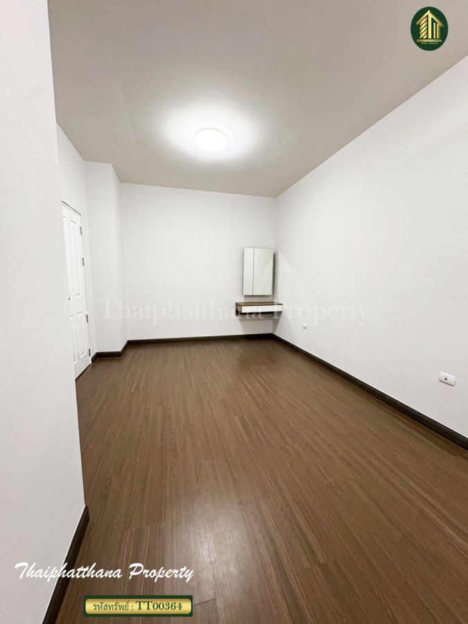 ขายทาวน์เฮาส์ - หมู่บ้าน ซิตี้เซนส์ บางนา กม.10 ใกล้เมกะ บางนา บ้านรีโนเวทใหม่ ราคาสุดคุ้ม