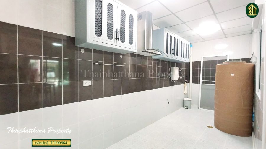 ขายทาวน์เฮาส์ - ทาวน์เฮ้าส์รีโนเวทใหม่ หมู่บ้าน ซิตี้เซนส์ บางนา กม.10 ซอยมหาชัย ใกล้เมกะ บางนา