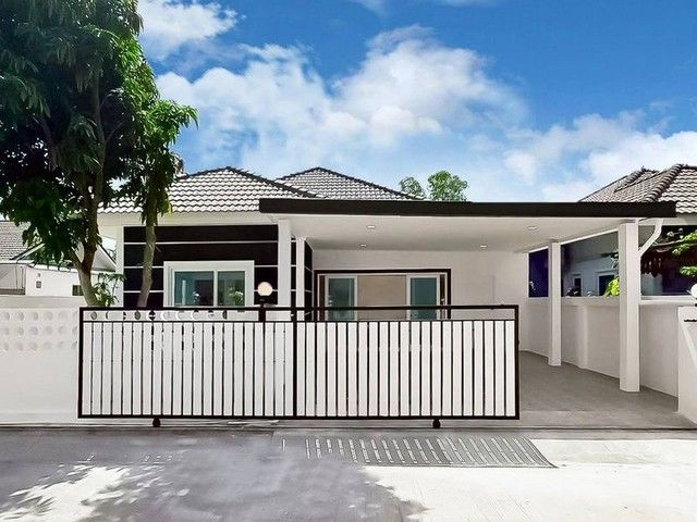 ให้เช่าบ้าน - เช่าบ้าน ห้วยใหญ่ พื้นที่ 50 ตรว หิ้วกระเป๋าใบเดียวเข้าอยู่ได้เลย ผ้าม่านทั้งหลัง