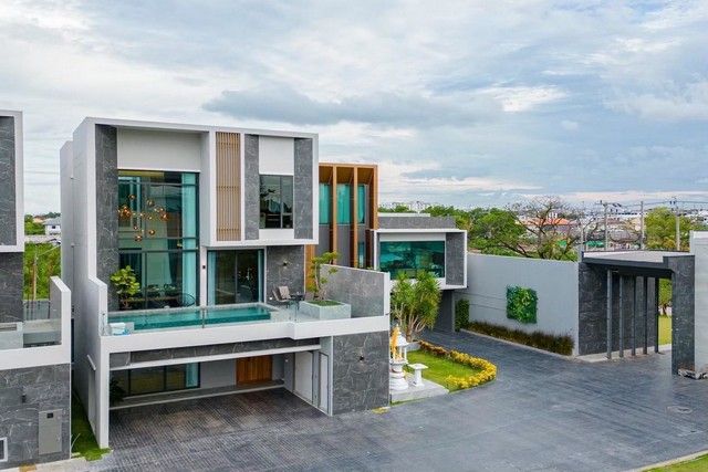 ขายบ้าน - ขายถูกบ้านเดี่ยว 2 ชั้น หมู่บ้านไฮบิวรี่ วัชรพล-รามอินทรา ขนาด 60 ตรว. 4 นอน 6 น้ำ เป็นบ้านตัวอย่าง บ้านหรู ใกล้รถไฟฟ้า MRT สถานีวัชรพล