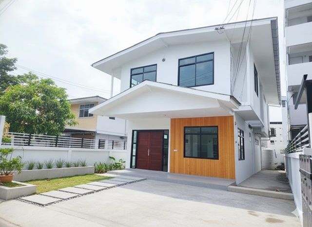 ให้เช่าบ้าน - ทำเลสุขุมวิท 64-68 ใกล้ BTSอุดมสุข499ม. True Digital Park 600 ม. ให้เช่าบ้านเดี่ยว 2 ชั้น 7-11 50ม. 52ตร.วา 210 ตร.ม.