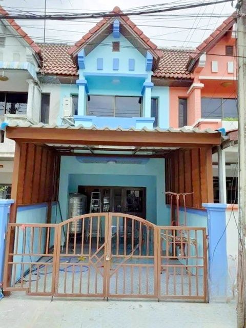 ให้เช่าทาวน์เฮาส์ - รร.นานาชาติร่วมฤดี 2.5 กม. 2นอน ซ.รามคำแหง180-186 MRT ตลาดมีนบุรี 1 กม. ให้เช่าทาวเฮ้าส์ 2 ชั้น