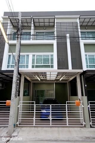 ให้เช่าทาวน์เฮาส์ - เช่า ทาวน์โฮม หมู่บ้านนลิน อเวนิว2 ซอยรามคำแหง144 ปากซอยมีสถานีรถไฟฟ้าสายสีส้มสถานีน้อมเกล้า เดินทางสะดวก