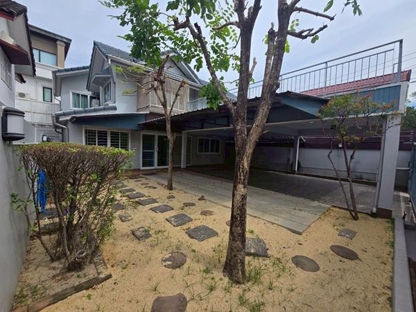 ให้เช่าบ้าน - ให้เช่าบ้านเดี่ยว สัมมากร รามคำแหง 112 ที่ดิน 60 ตารางวา 150 ตารางเมตร มีพื้นที่รอบบ้านร่มรื่น