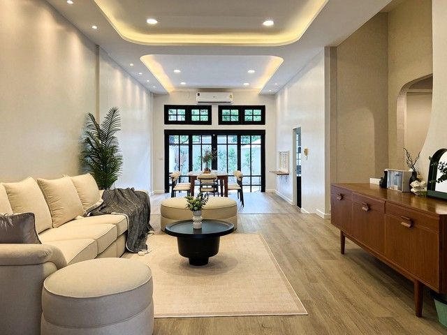 ให้เช่าทาวน์เฮาส์ - ให้เช่าทาวโฮม 4 ชั้น 6 ห้องนอน ย่านพระโขนง สุขุมวิท 71 ซอยปรีดีพนมยงค์ 35 พร้อมเข้าอยู่