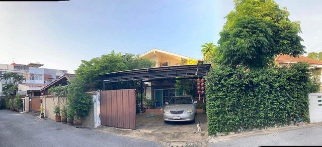 ขายที่ดิน - ขายที่ดินพร้อมบ้าน 2 หลัง 190 ตรว. ซอยลาดพร้าว 80 ย่านลาดพร้าว เหม่งจ๋าย เลียบด่วน เข้าออกได้หลายทาง ใกล้รถไฟฟ้าสถานีลาดพร้าว71