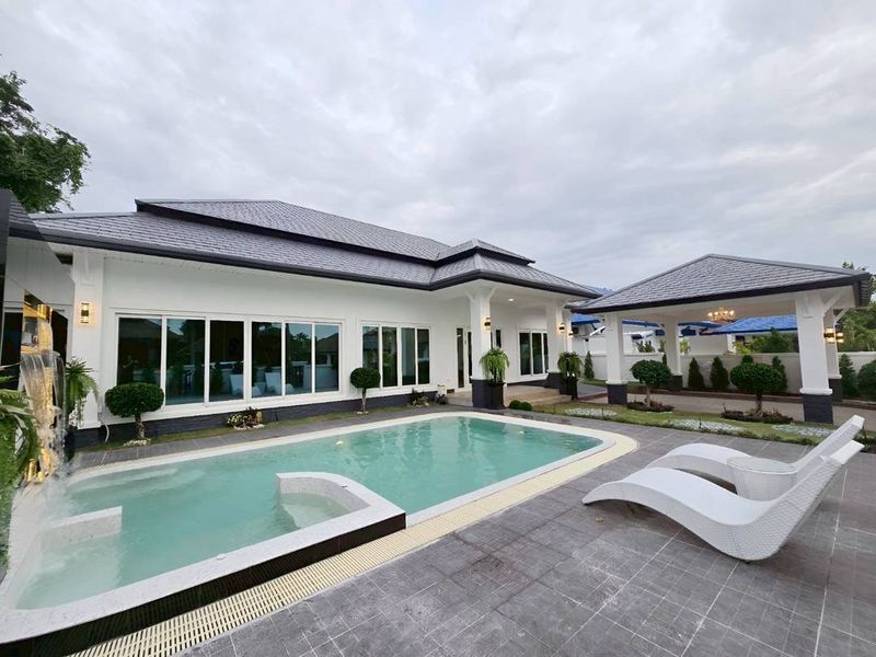 ให้เช่าบ้าน - พลูวิลล่าหรูพัทยา ตกแต่งครบ พร้อมเฟอร์ ทำเลดี ใกล้แหล่งชุมชน