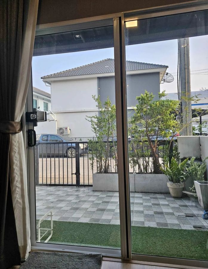 ให้เช่าบ้าน - ให้เช่า บ้าน ทาวน์โฮม โครงการ เดอะคอนเนค รามอินทรา-มีนบุรี 2 เฟอร์เครื่องใช้ไฟฟ้า ครบ ราคา 26,000 บาท/เดือน