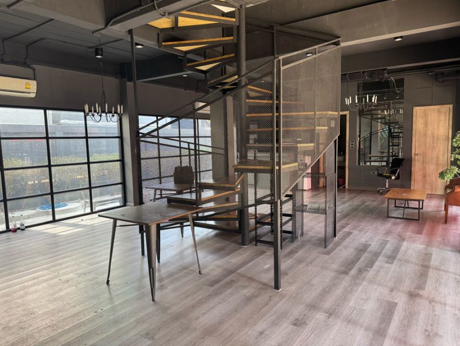 ทาวน์เฮาส์ - Haus Clover แจ้งวัฒนะ-ราชพฤกษ์ โฮมออฟฟิศ ทาวน์โฮม 3.5 ชั้น 2 คูหาติดกัน 60 ตร.วา จอดรถได้หลายคัน