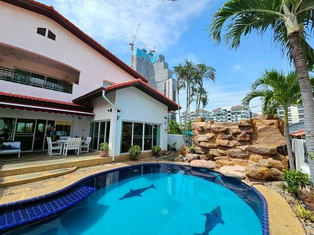 ขายบ้าน - ขายบ้านพูลวิลล่า 2ชั้น ขนาด 110 ตรว 4นอน ทัพพระยา15 บ้านฝั่งทะเล ตกแต่งพร้อมอยู่ ใกล้วัดพระใหญ่ ใกล้ตลาดรัตนากร เมืองพัทยา บางละมุง ชลบุรี