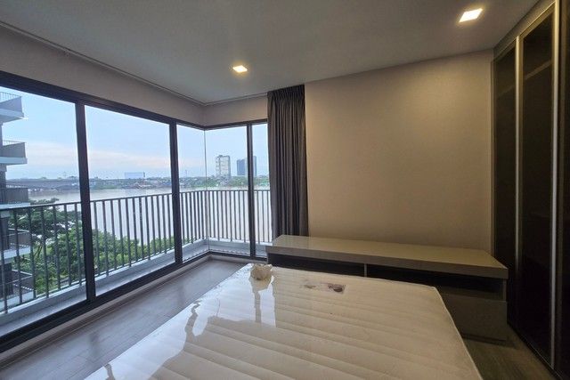 ให้เช่าคอนโด - ให้เช่า คอนโด พร้อมอยู่ ริมแม่น้ำ เจ้าพระยา ห้องกว้างมากเหมือนอยู่เพนต์เฮาส์ทุกวัน เพียง 25,000 บาทต่อเดือน