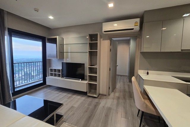 ให้เช่าคอนโด - ให้เช่า คอนโด พร้อมอยู่ ริมแม่น้ำ เจ้าพระยา ห้องกว้างมากเหมือนอยู่เพนต์เฮาส์ทุกวัน เพียง 35,000 บาทต่อเดือน ส่วนกลางหรูหราครบครัน