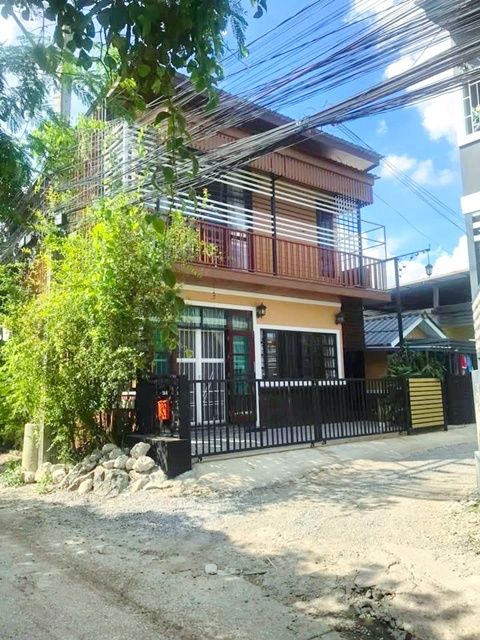 ให้เช่าบ้าน - กรุงเทพกรีฑา5-7-9 บ้านเดี่ยว 2 ชั้นหลังมุม 4นอน 40 ตร.วา. MRTแยกลำสาลี 800 ม. 160 ตร.ม. 3 น้ำ พร้อมเฟอร์ฯ . รร.นานาชาติเวลลิงตัน 2.6 กม