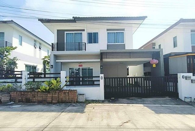 ให้เช่าบ้าน - ให้เช่าบ้านแฝด 2 ชั้น มบ.เลควัลเล่ย์บ่อวิน 3นอน พร้อมเฟอร์ โรบินสันบ่อวิน ใกล้นิคมอิสเทิร์นซีบอร์ด นิคมปิ่นทอง 1,2,3 ศรีราชา ชลบุรี