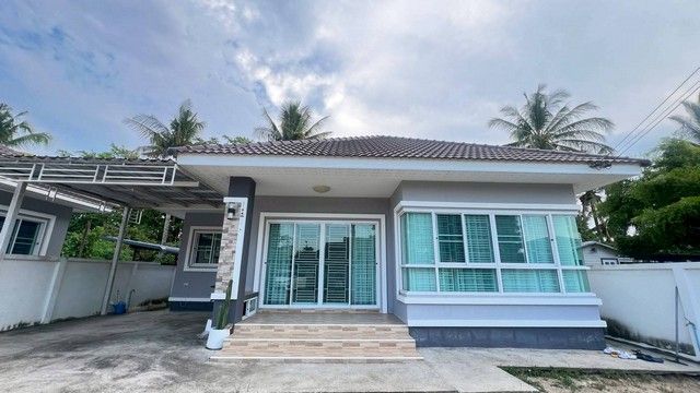 ขายบ้าน - ขายบ้านชั้นเดียว70ตรว. 3นอน2น้ำ 2.39ลบ. พร้อมผู้เช่าเดิอนละ 10,000บ. พร้อมเฟอร์ บ้านน้ำโจ้ ซอย9 ต.ดอนแก้ว อ.สารภี เชียงใหม่