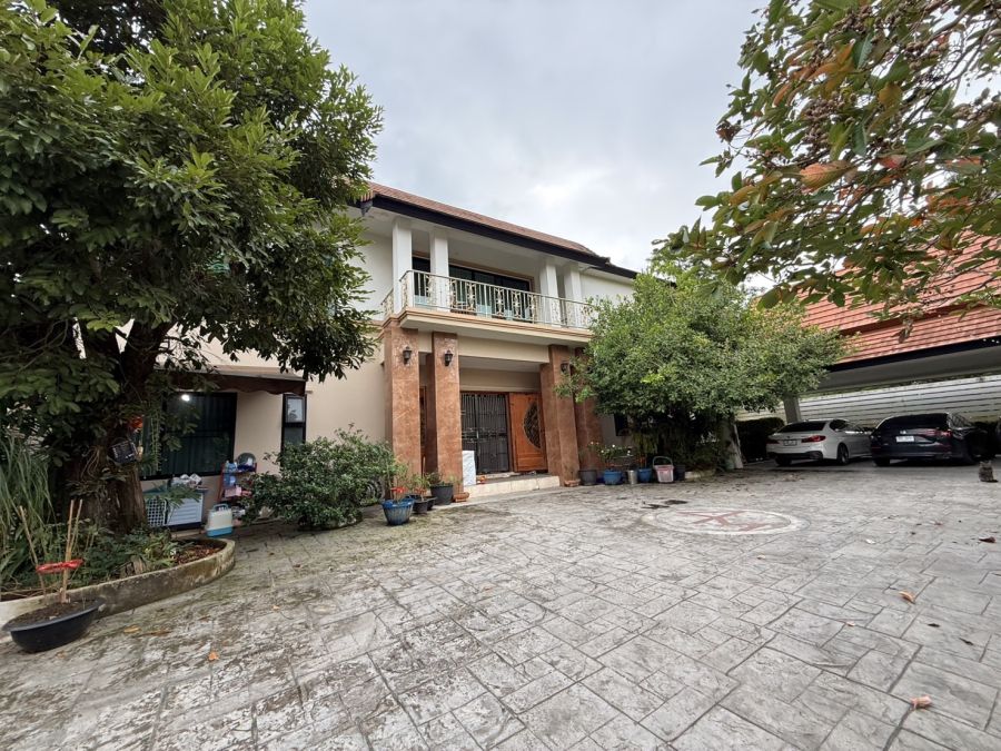 ขายบ้าน - ขายบ้านพูลวิลล่าหรู หลังใหญ่ริมสายน้ำ หมู่บ้านฟลอร่าวิลล์ ดอยสะเก็ด จ.เชียงใหม่