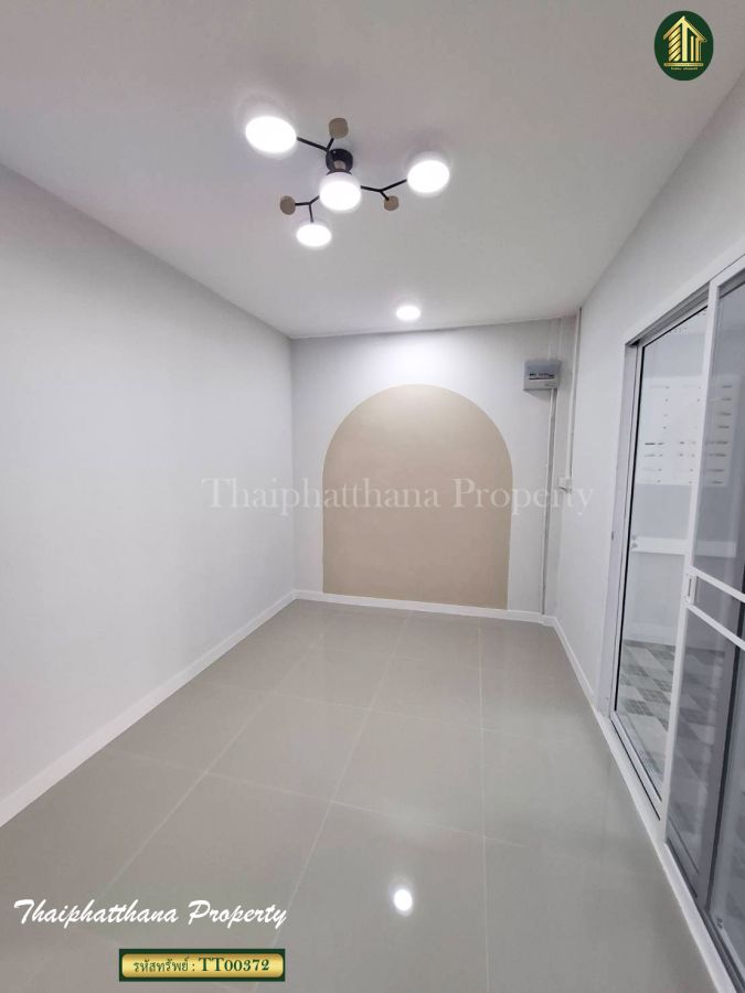 ขายทาวน์เฮาส์ - บ้านชั้นเดียวรีโนเวทใหม่ ซอยอุดมเดช 12 ซอยมิตรไมตรี ใกล้ BTS ช้างเอราวัณ